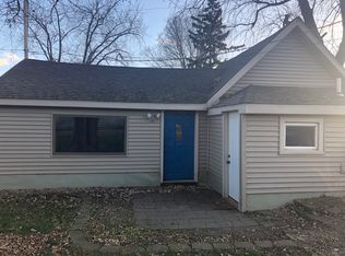 202 E 3rd St, Aroma Park, IL 60910