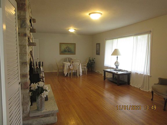 4th image of 6379 Grandview Dr