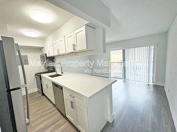 3rd image of 4505 Treehouse Ln APT 8G