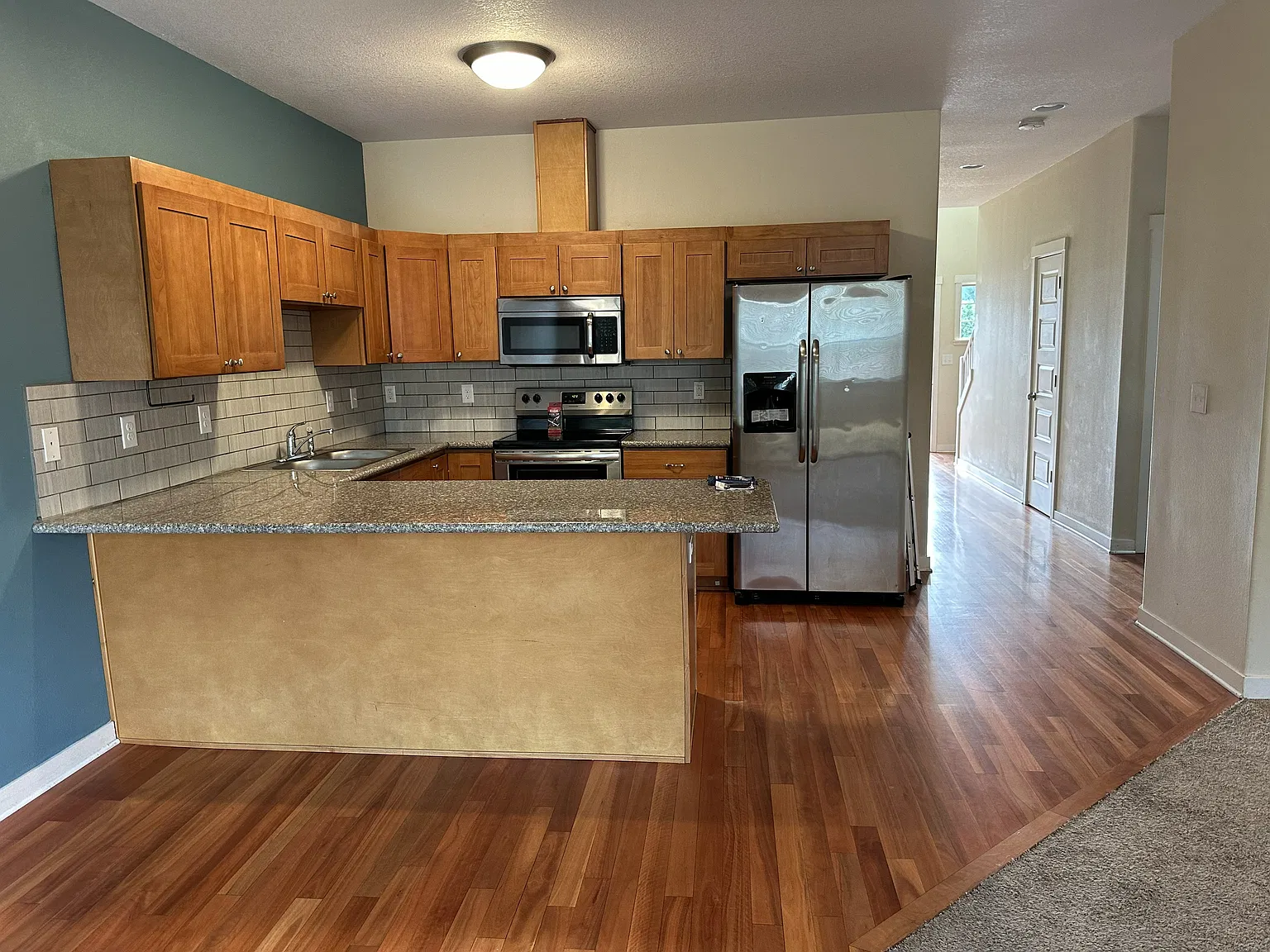 4 bed, 2.5 bath, 1630 sqft, $2,595 — Photo 2