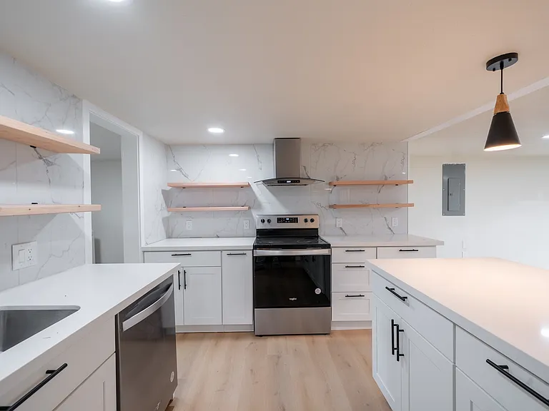 8621 8th Ave SW — Photo 4