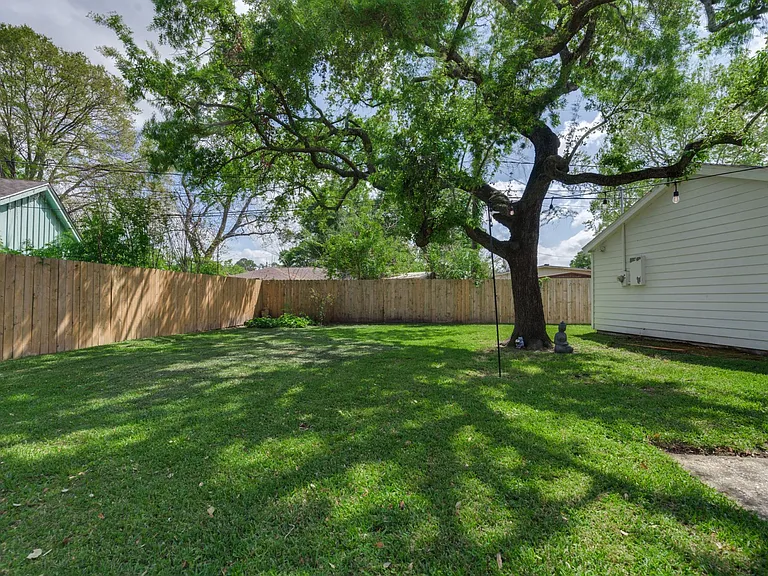 10047 Briarwild Ln — Photo 45