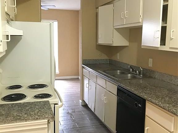 2nd image of 5625 Antoine Dr #1511