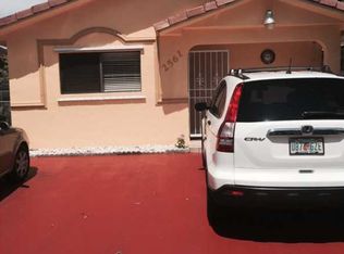 2561 W 70th St, Hialeah, FL 33016