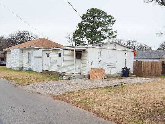 3rd image of 2745 Carnation Ave