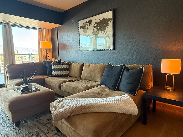 417 E Kiowa St #906 — Photo 3