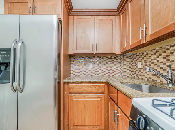 3165 Emmons Avenue image 17 of 33