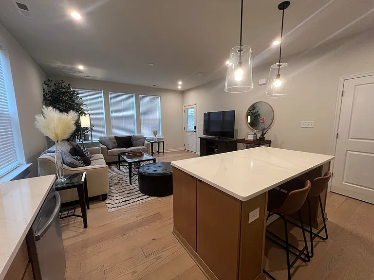 1900 Roseneath Rd #10B — Photo 7