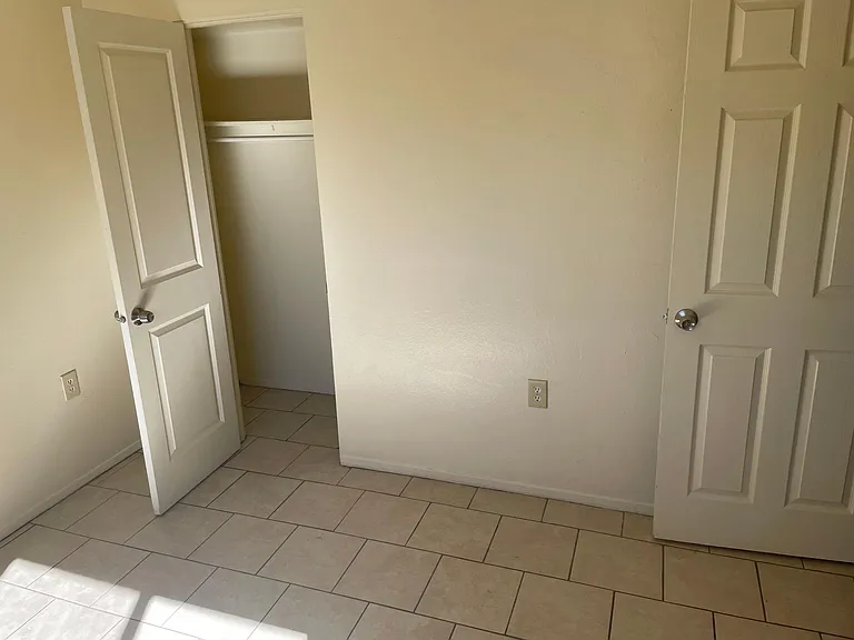 2738-2740 N Fontana Ave — Photo 5