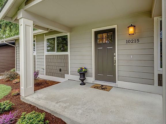 3rd image of 10215 162nd Ave NE