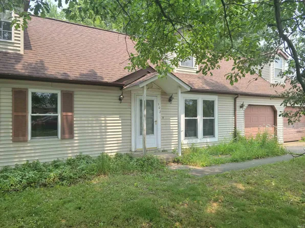 302 E 13th St, Huntingburg, IN 47542