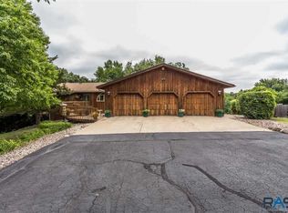 48012 Acorn Ct, Sioux Falls, SD 57108