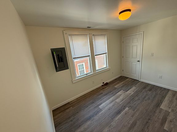 3rd image of 703 Bellaire Ave #2