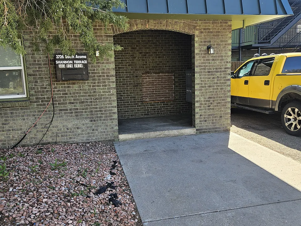 Building Photo 4