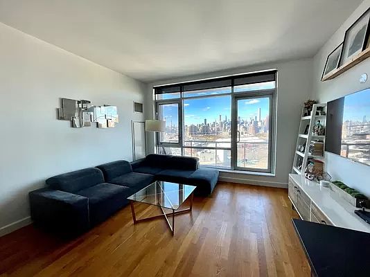 4th image of 11-24 31st Ave #14B