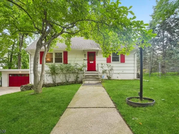 107 Roland St, Park Ridge Boro, NJ 07656