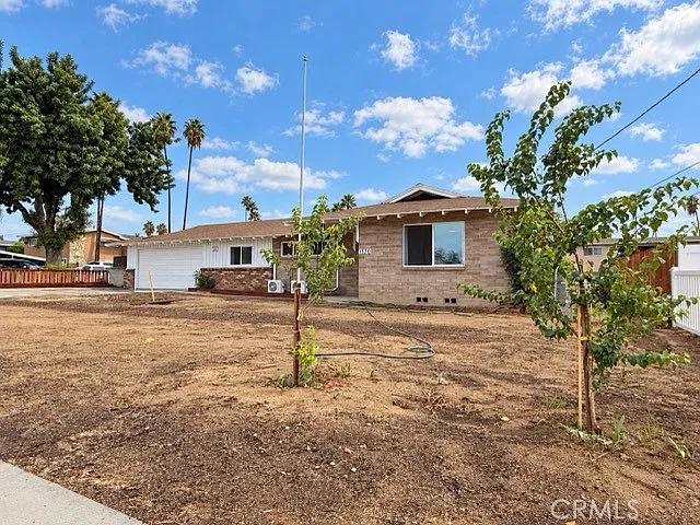 3 bed, 1400 sqft, $3,200 — Photo 2