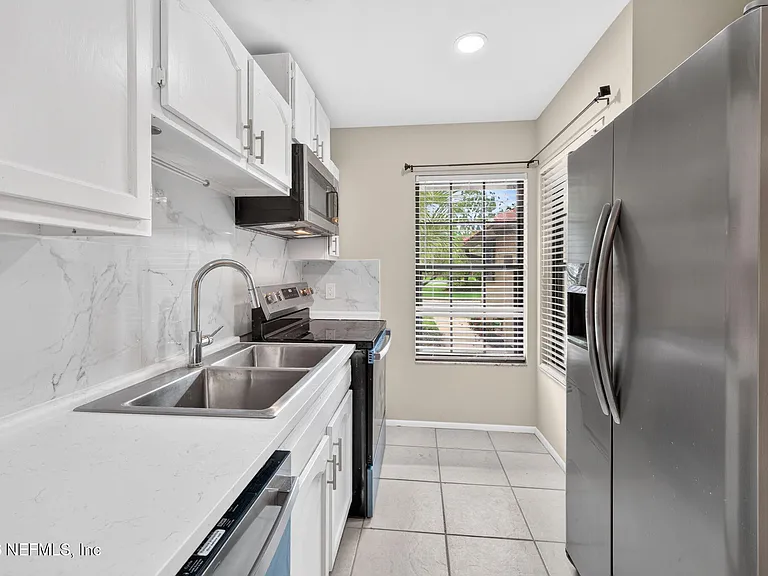 838 Lawnwood Ave NE — Photo 63