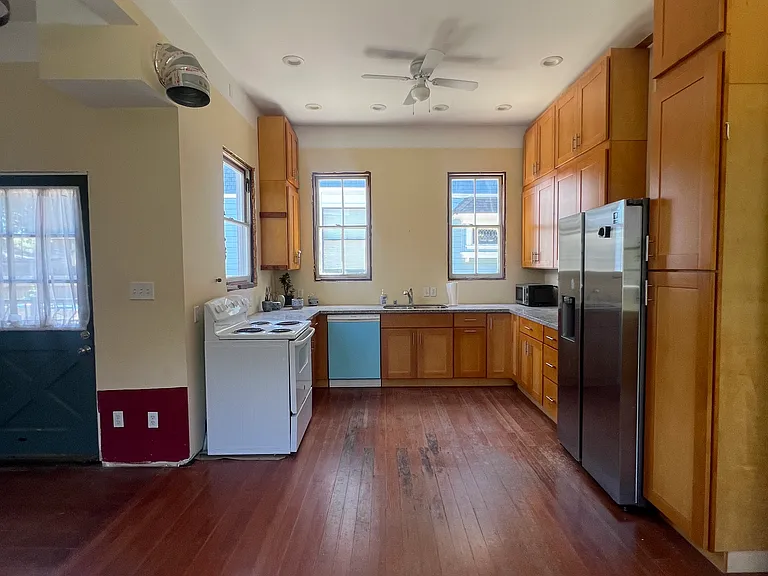 466 N 3rd St #1 — Photo 9