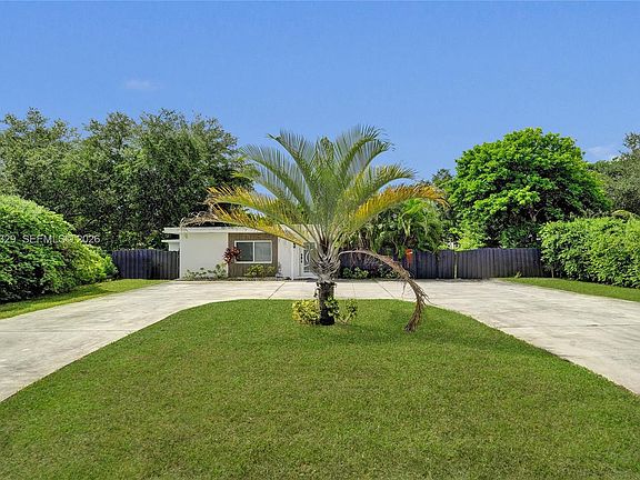 4th image of 6104 SW 33rd St