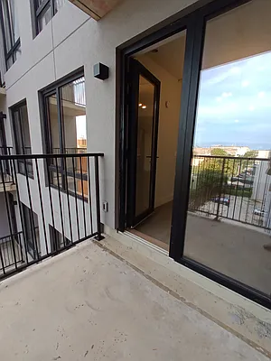 Rented by City Vista Inc | media 29