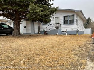 838 2nd St E, Dickinson, ND 58601