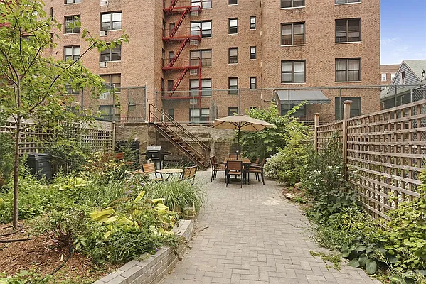 Sold by Corcoran | media 23