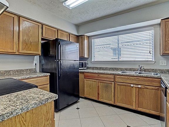 4th image of 10518 Ivy Oaks Ln
