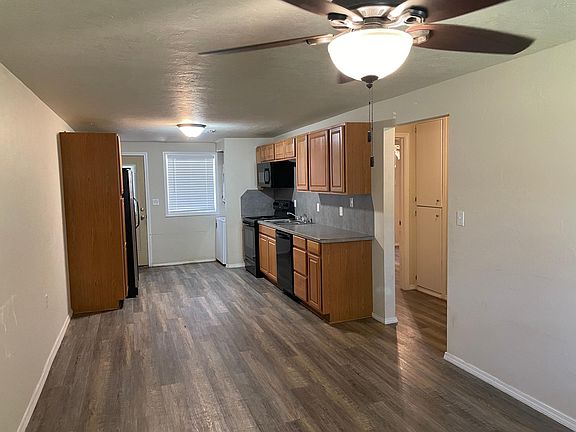 2nd image of 1011 Linden Ln #4