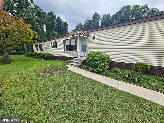 5th image of 261 Mayflower Dr