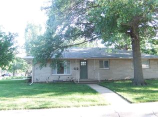 1725 William Dr, Beatrice, NE 68310