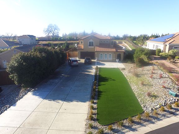 2nd image of 8515 Parkwood Way