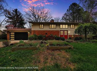 6186 Skyline Dr, East Lansing, MI 48823