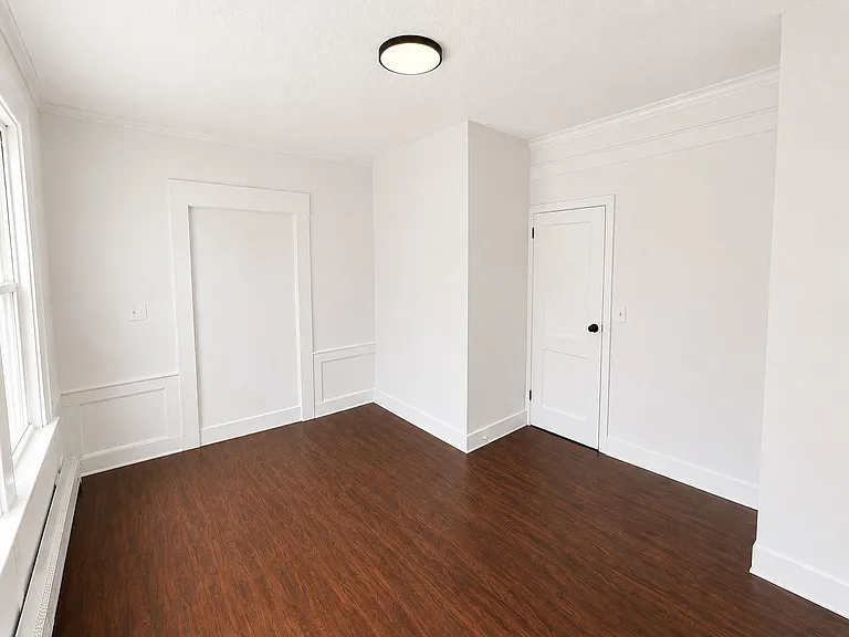 267 Clinton Pl — Photo 9