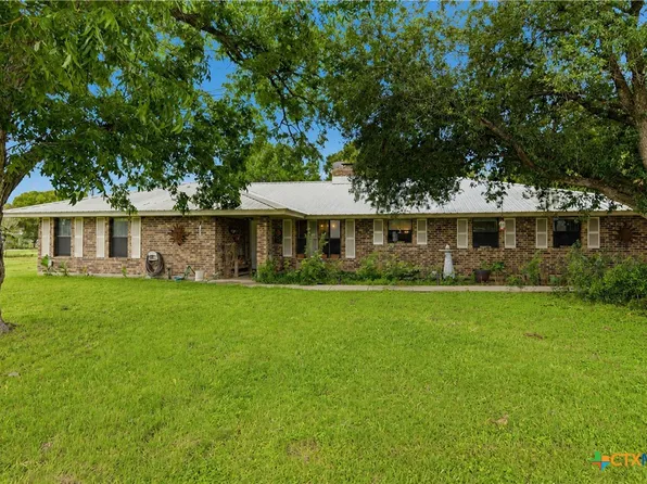 5032 S Santa Clara Rd, Seguin, TX 78155