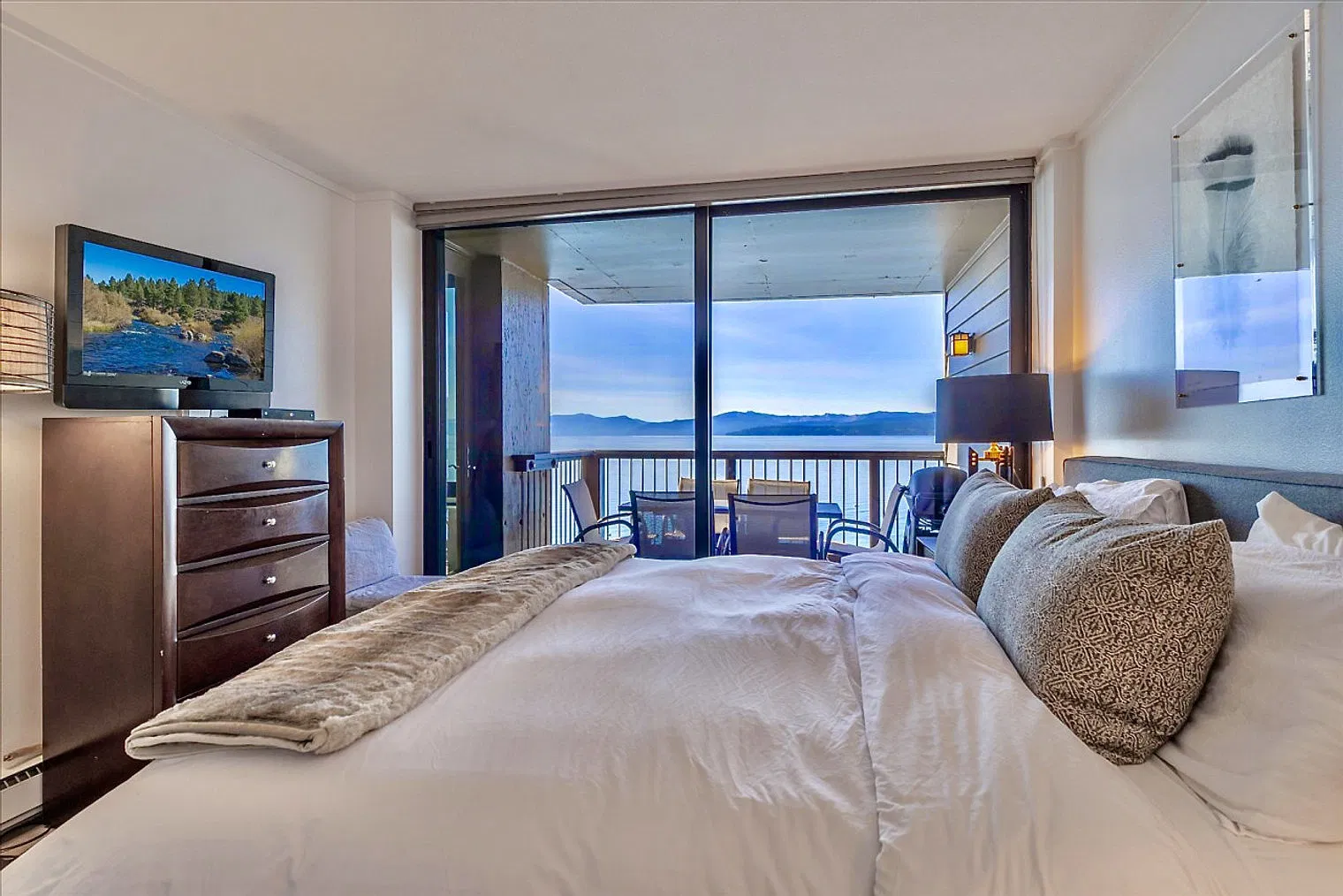 3 bed, 2.0 bath, $10,803 — Photo 4