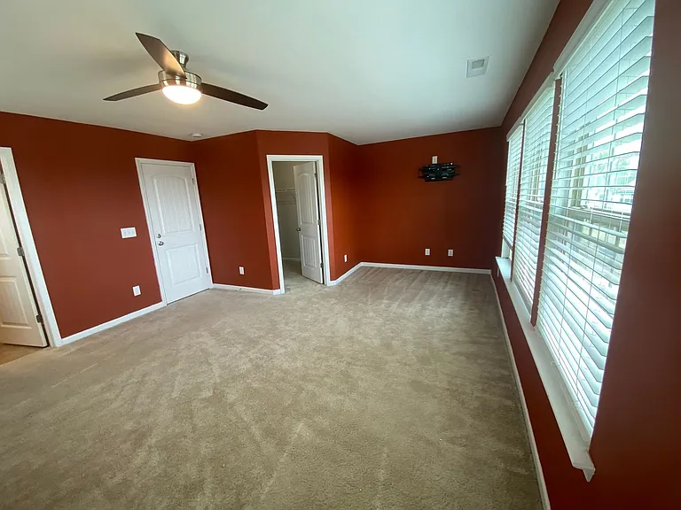 35 S Grey Abbey Dr — Photo 12