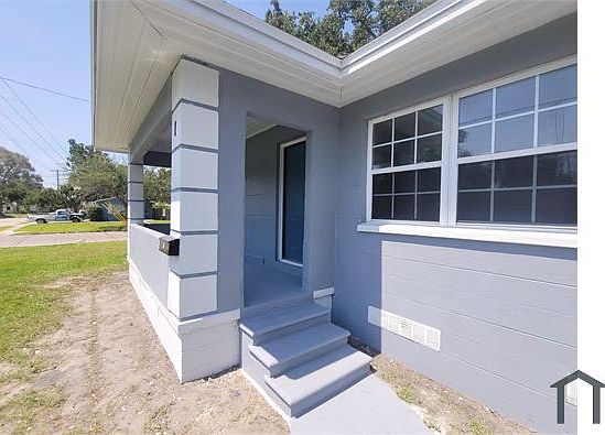 5th image of 801 18th Ave S APT 1