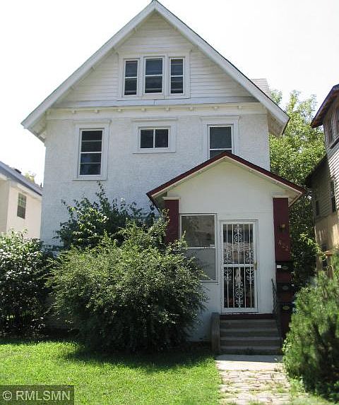 1st image of 422 4th St SE