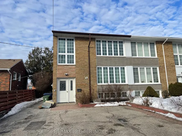 2360 Keele St #3, Toronto, ON M6M 4A5