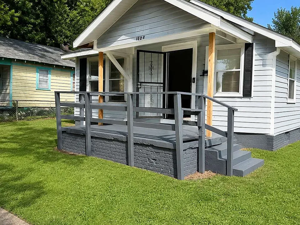 1500 Rayner St