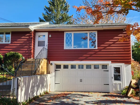 399 S Main St #2, Saint Albans, VT 05478