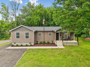 200 Cullum Ave, Dickson, TN 37055