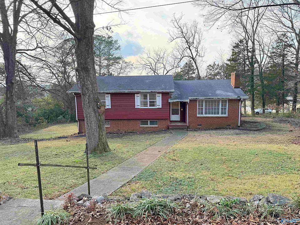 1st image of 8004 Camille Dr SE