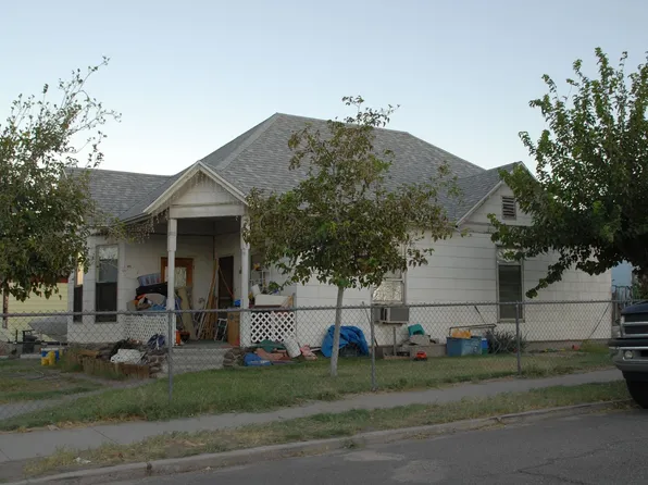 321 Bazoobuth St, Needles, CA 92363