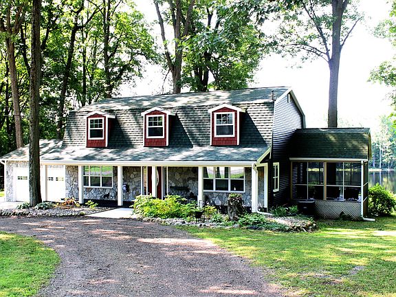 3rd image of 1348 Lakewood Ln