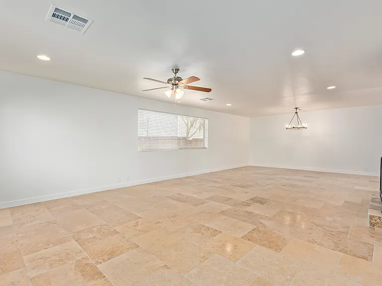 8731 E Minnezona Ave — Photo 13