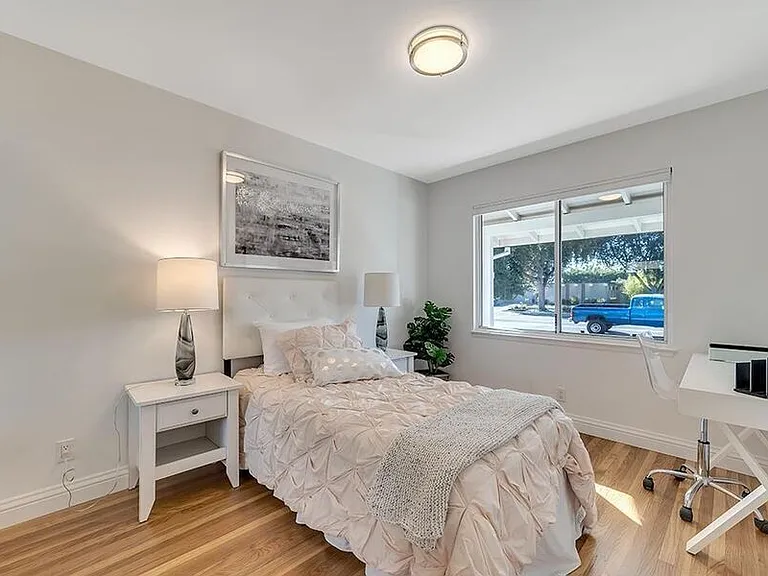 661 W Remington Dr — Photo 15
