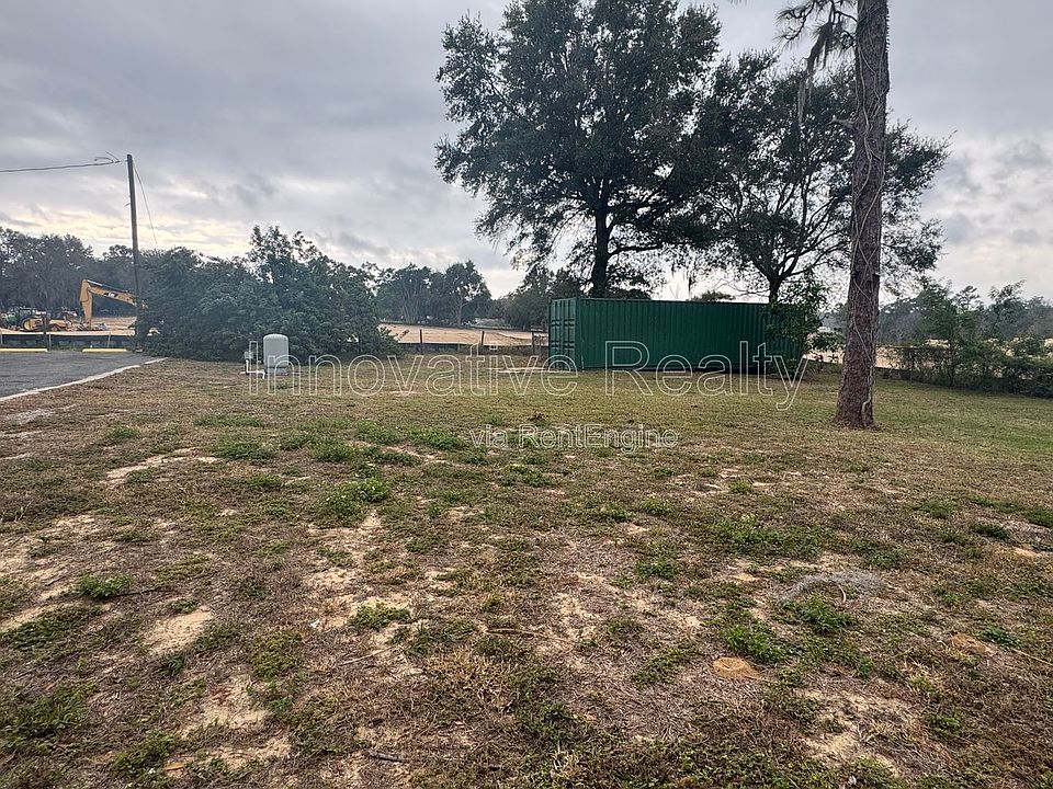 1st image of 205 Fern Dr