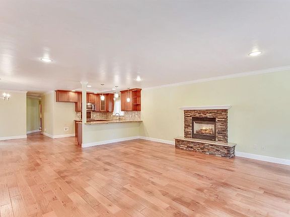 5th image of 4304 New York Ave